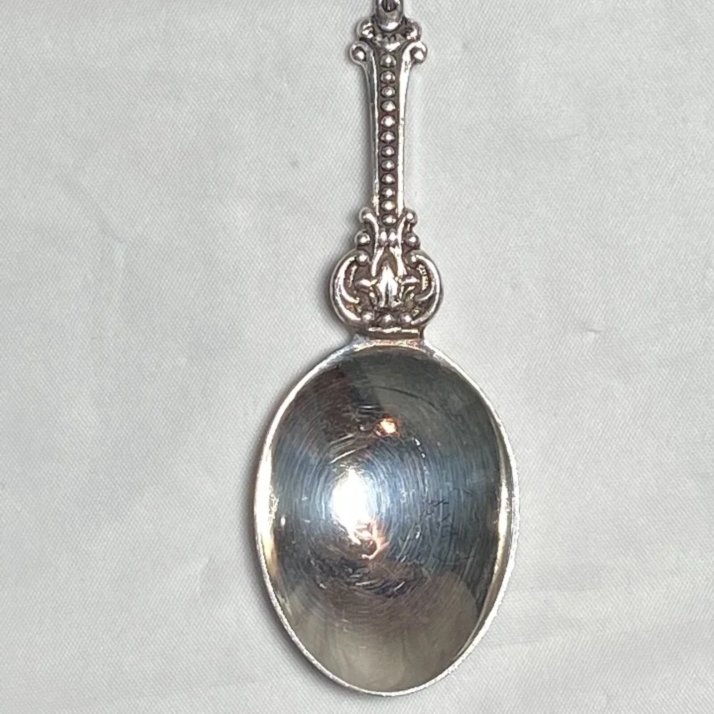 Water Bearers Man Woman Souvenir Spoon Silver Tone 4 3/4
